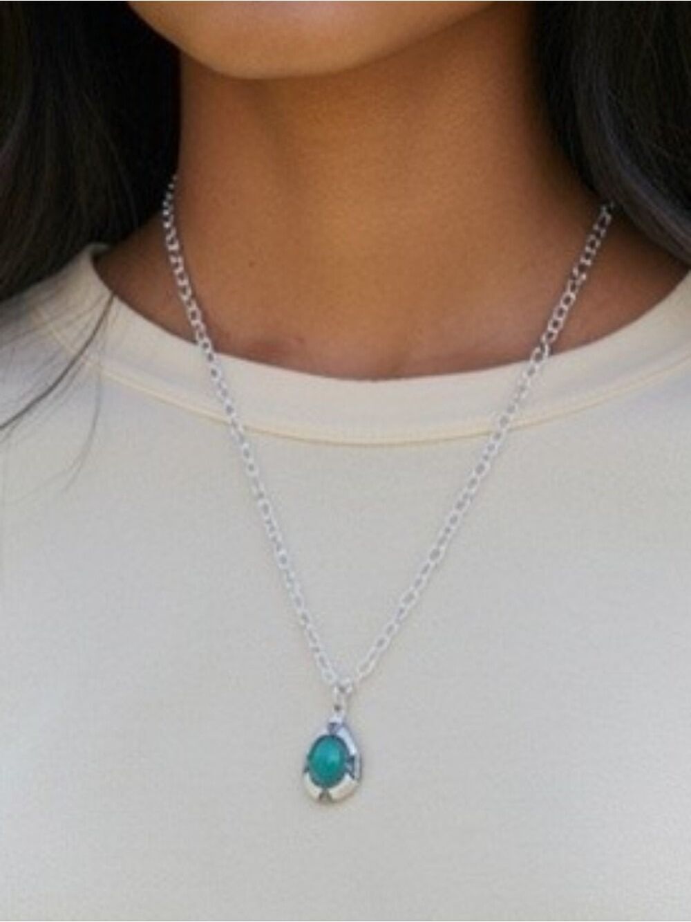 Elegant Silvertone Necklace with Turquoise Accent